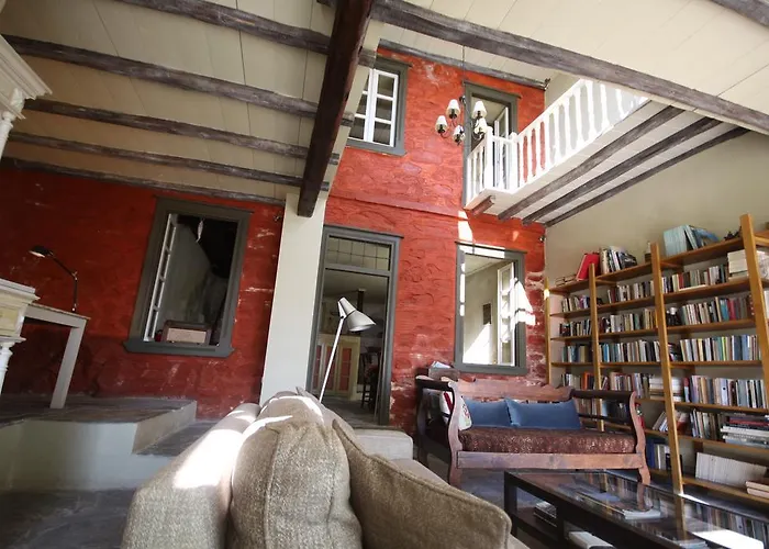 Apollonos Seafront Ermupoli